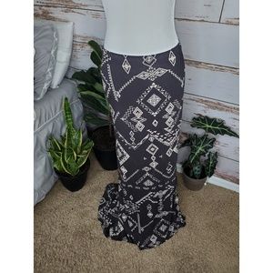 Patterned maxi skirt